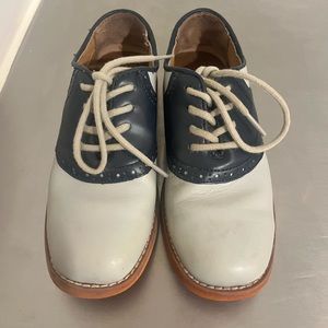 Florsheim Boys size 2 grey with navy saddle Oxford